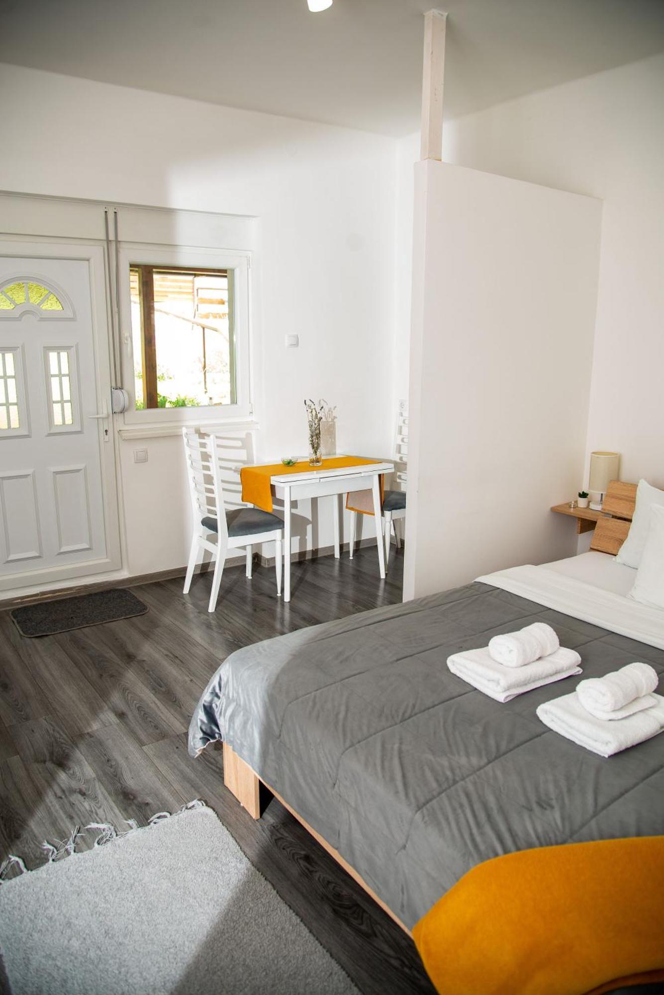 Apartmani Maslacak Vrdnik Exteriér fotografie
